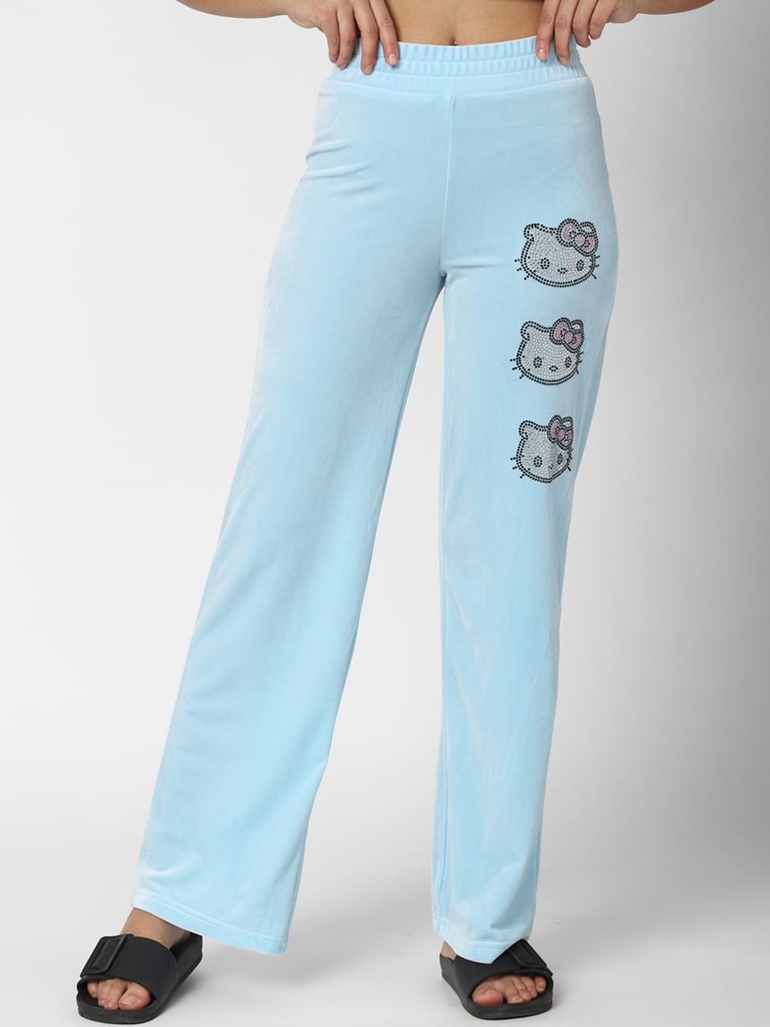 

FOREVER 21 Women Blue Solid Mid Rise Regular Fit Trousers