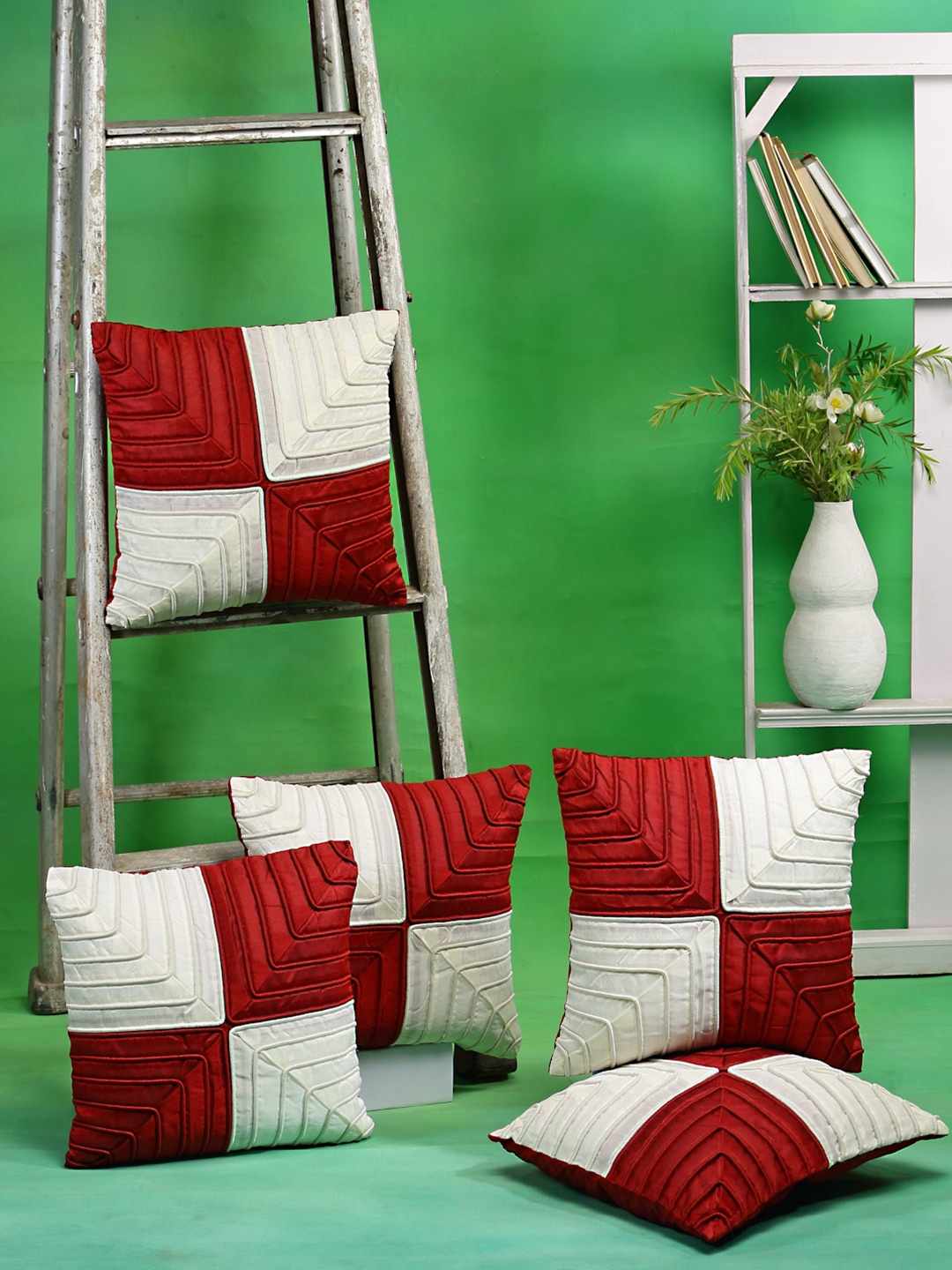 

DREAM WEAVERZ Red & White Set of 5 Colourblocked Square Cushion Covers