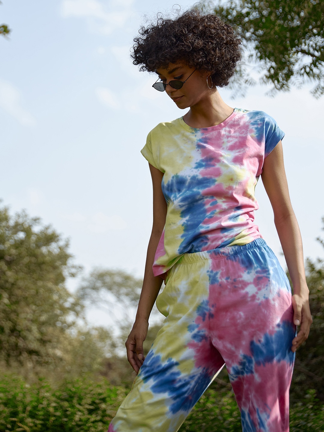 

StyleStone Women Pink & Blue Tie & Dye Printed Tracksuits