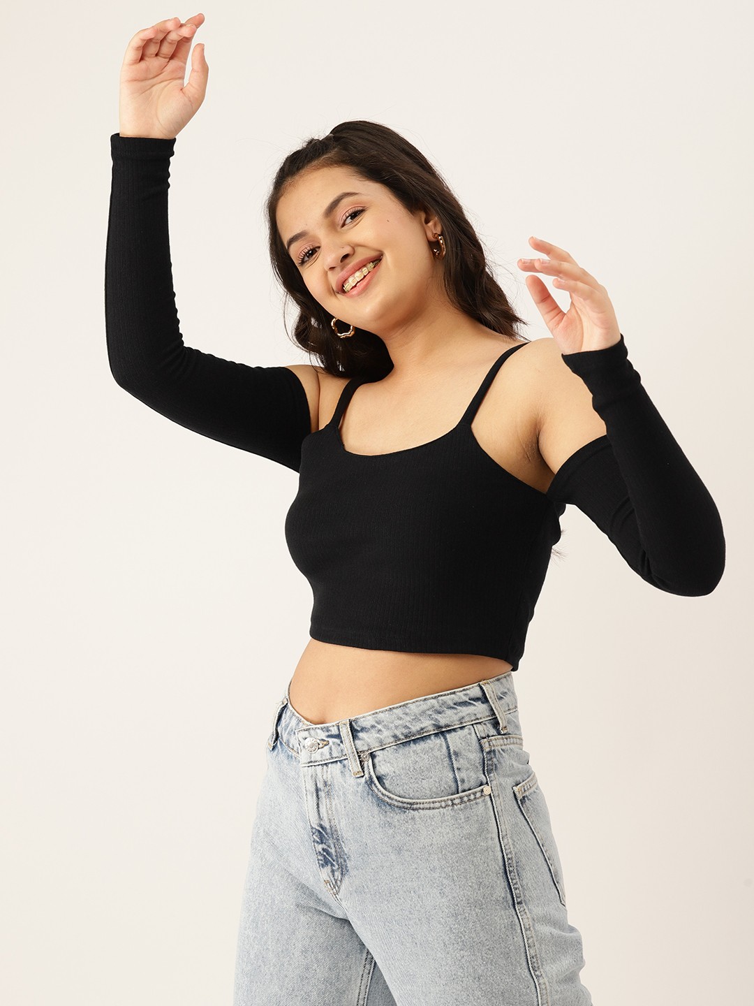 

DressBerry Teen Girls Black Solid Fitted Crop Top