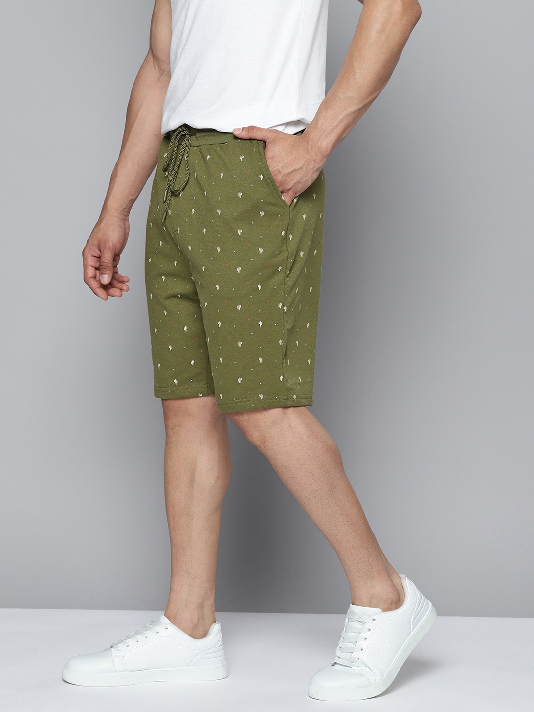 

Mast & Harbour Men Conversational Print Shorts, Olive