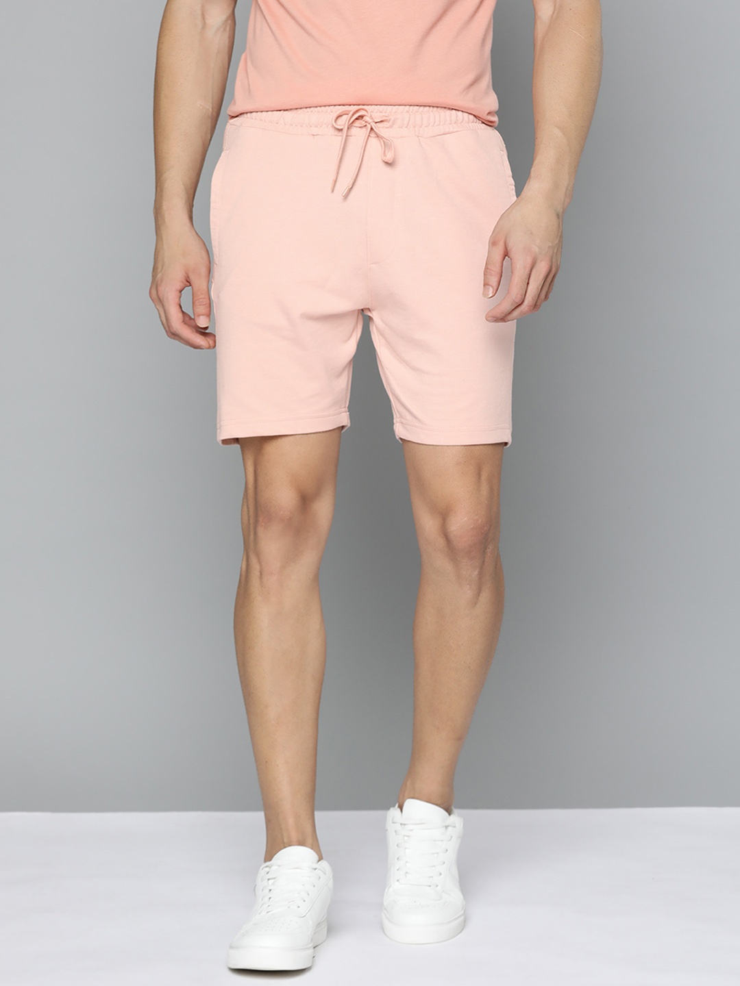 

M&H Easy Men Peach-Coloured Solid Regular Shorts