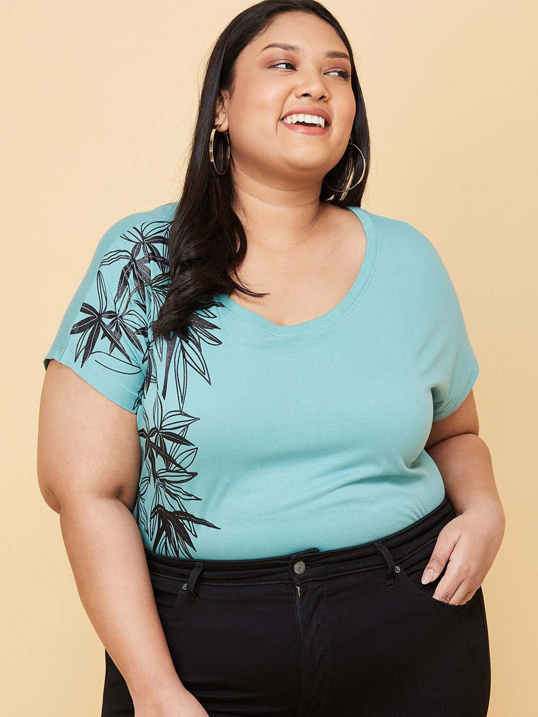 

max Women Plus Size Green Floral Printed T-shirt