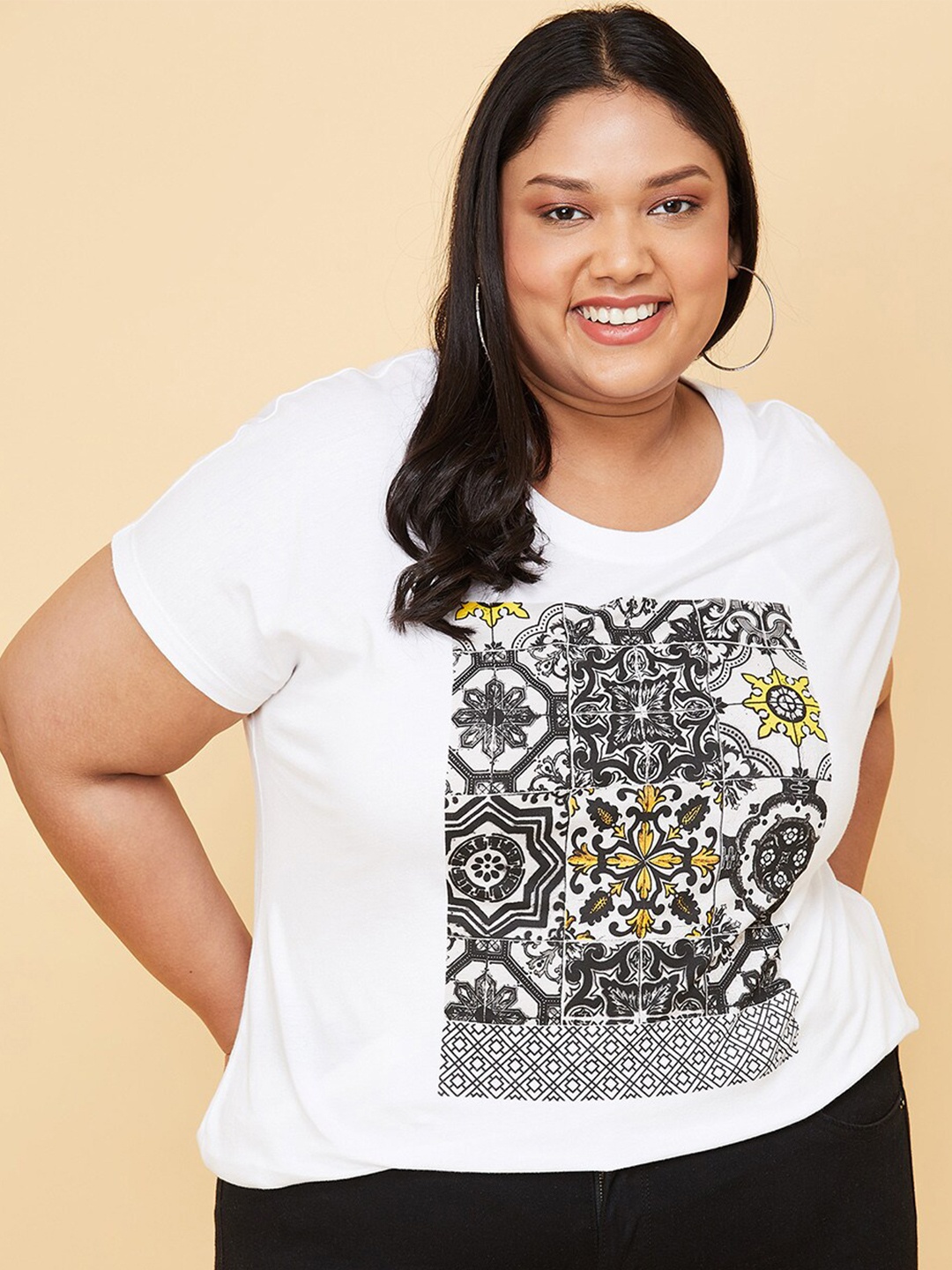 

max Women Plus Size White & Black Printed Cotton T-shirt