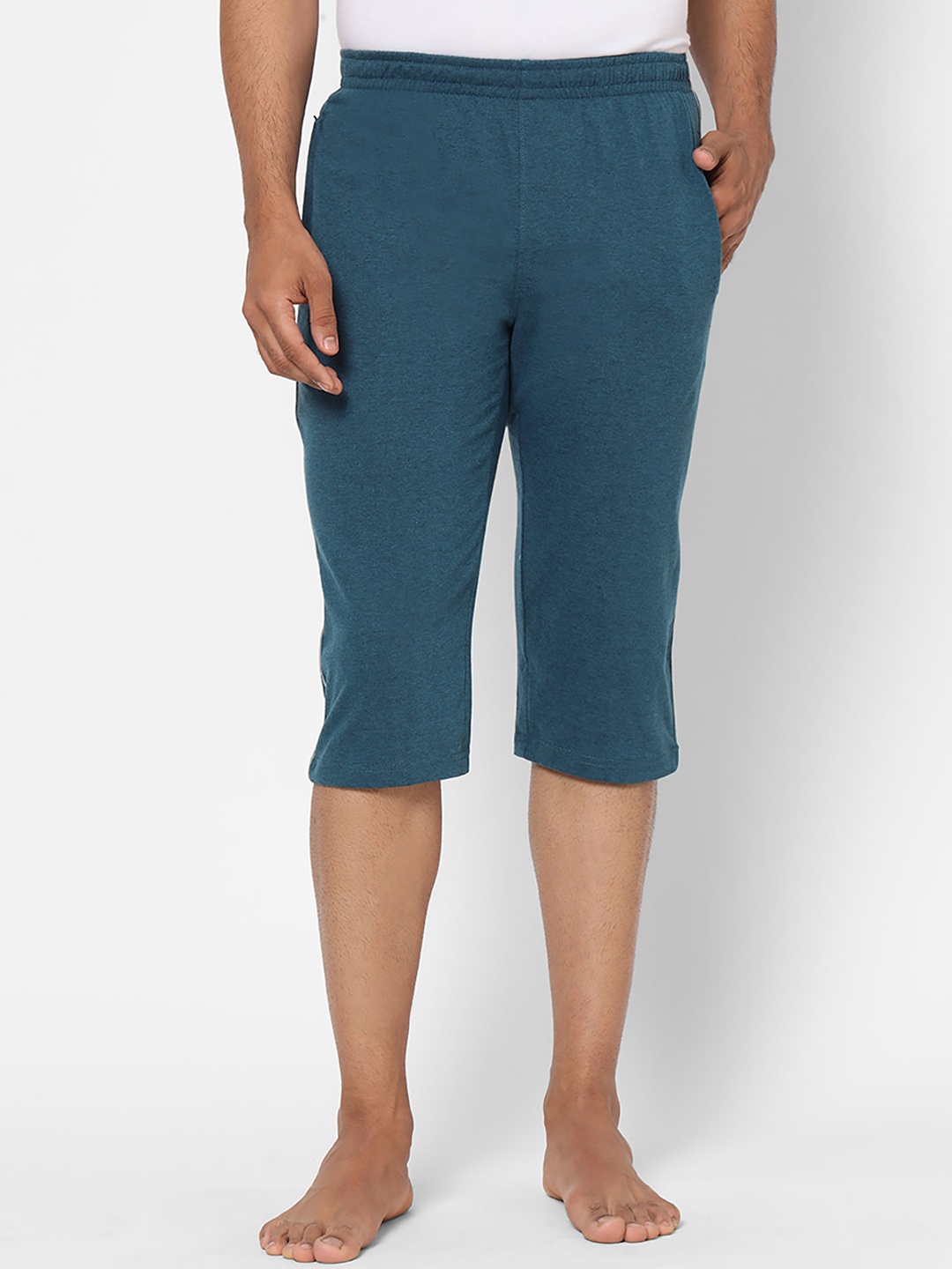

Sweet Dreams Men Blue Solid Cotton Lounge Capri