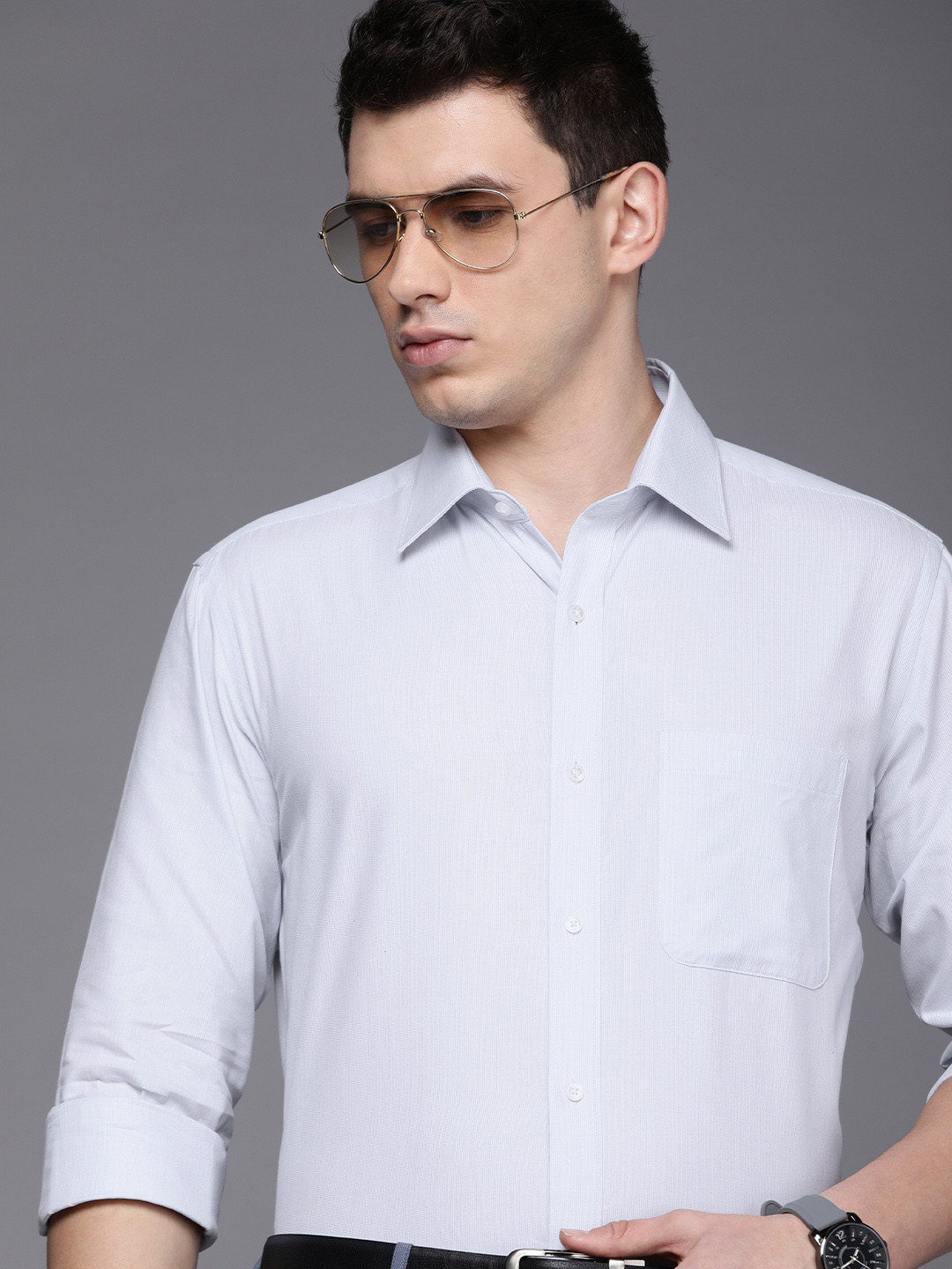 

Raymond Men White & Navy Blue Slim Fit Striped Pure Cotton Formal Shirt