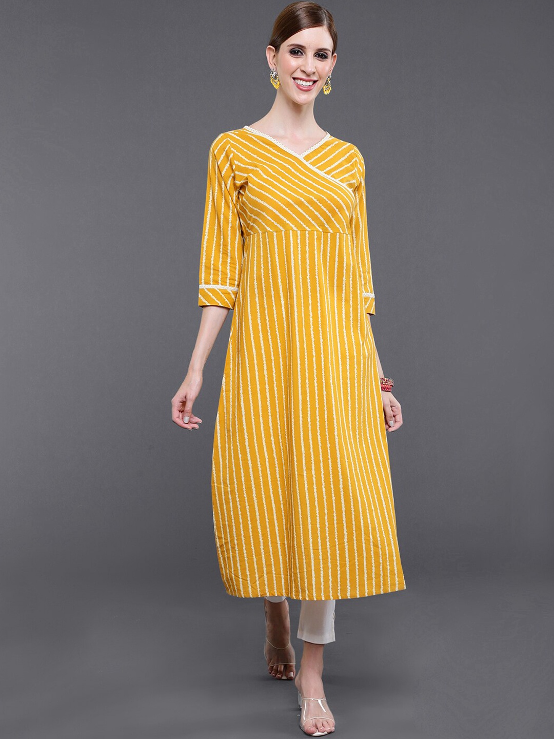 

saubhagya Women Mustard Yellow Striped A-Line Kurta