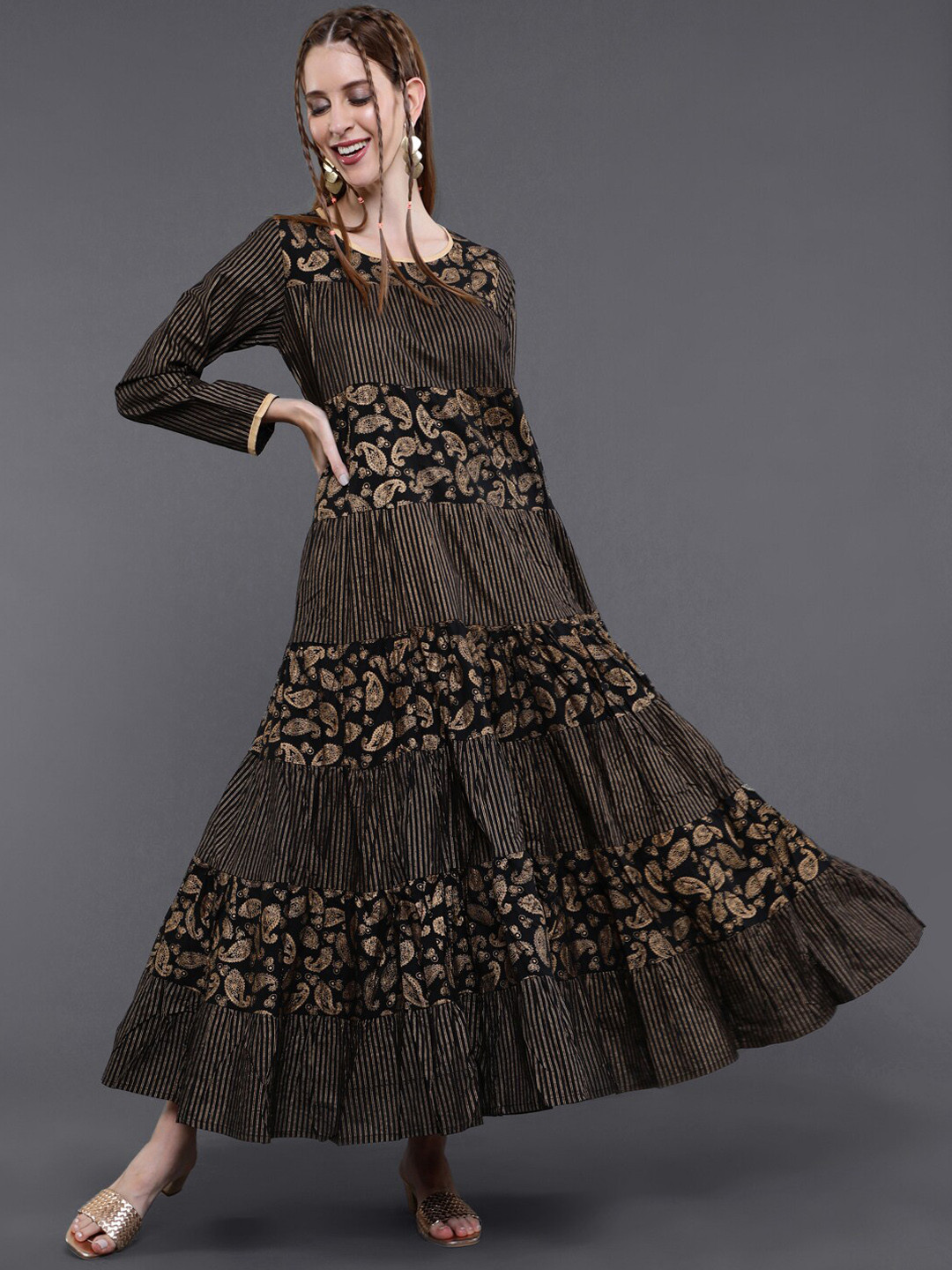 

saubhagya Women Black Floral Printed Flared Sleeves Anarkali Kurta