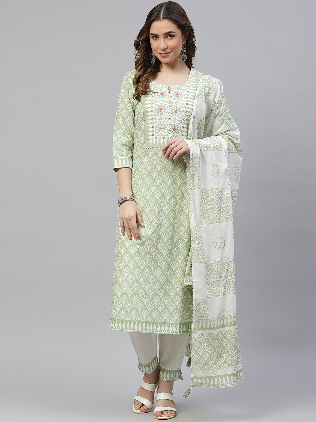 

PIROH Women Green & White Ethnic Printed Pure Cotton Kurta With Trousers & Dupatta