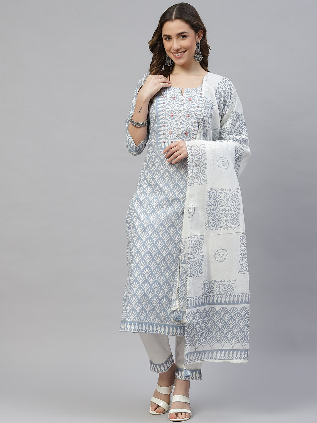 

PIROH Women Blue & White Ethnic Printed Pure Cotton Kurta With Trousers & Dupatta
