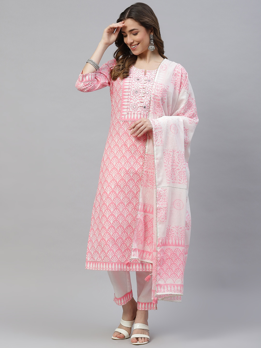 

PIROH Women Pink & White Ethnic Printed Pure Cotton Kurta With Trousers & Dupatta