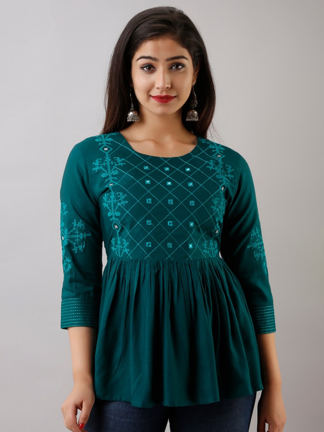 

NITVAN Women Green Geometric Embroidered Peplum Top