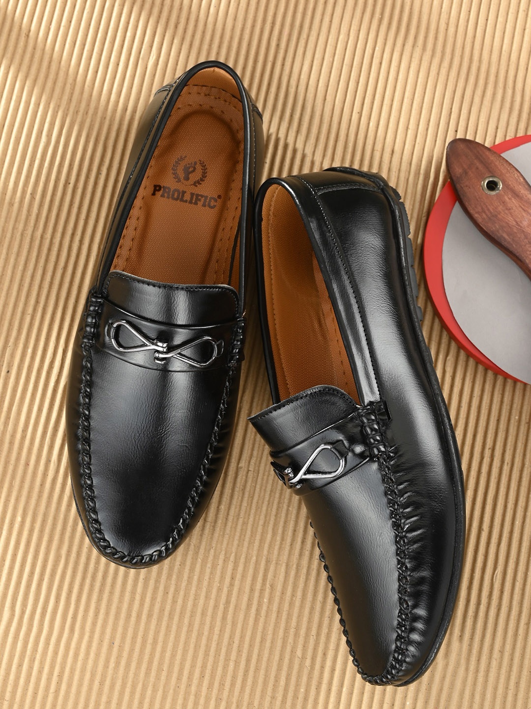 

Prolific Men Black Solid Loafers