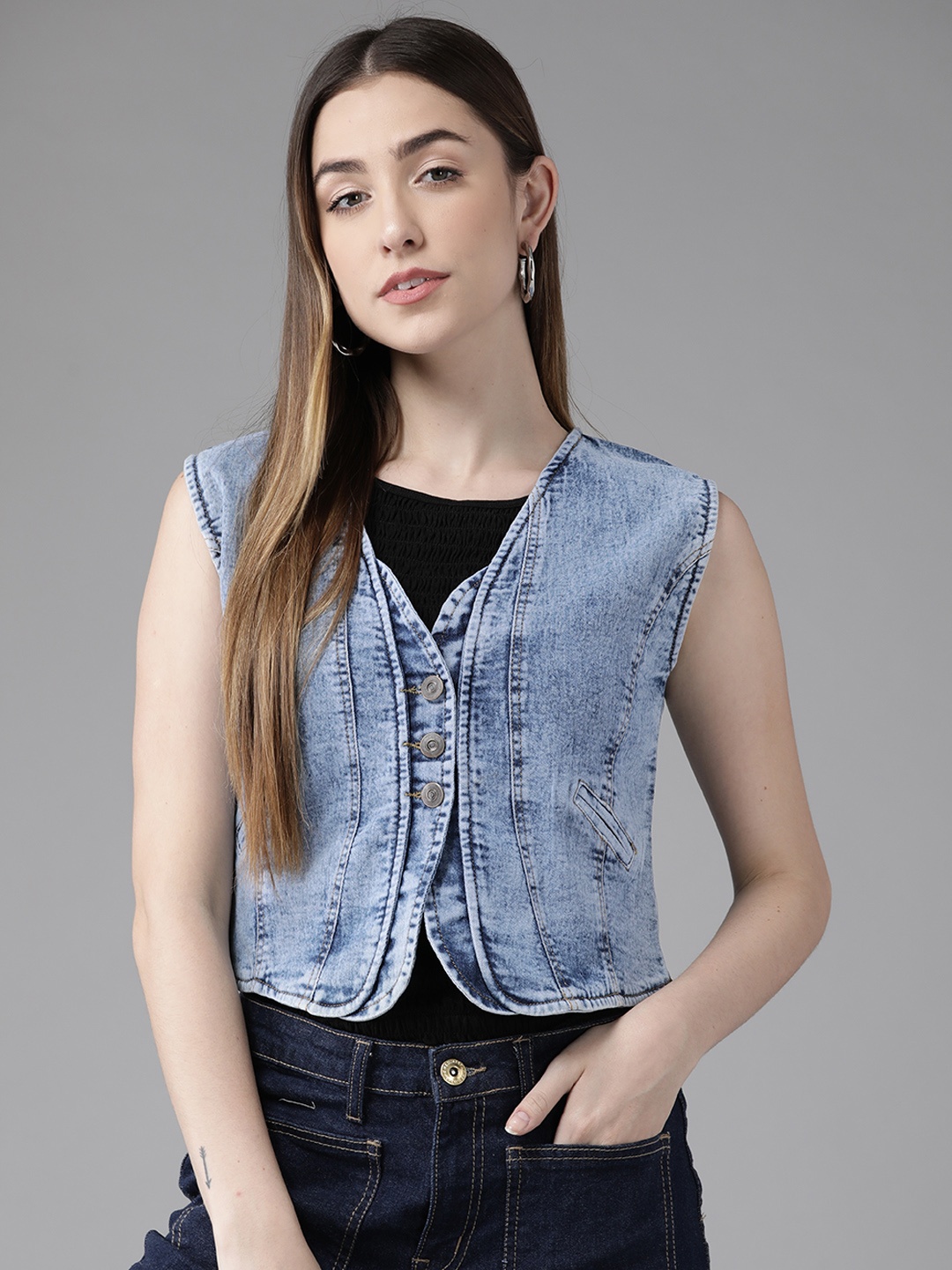 

KASSUALLY Women Blue Crop Button Shrug