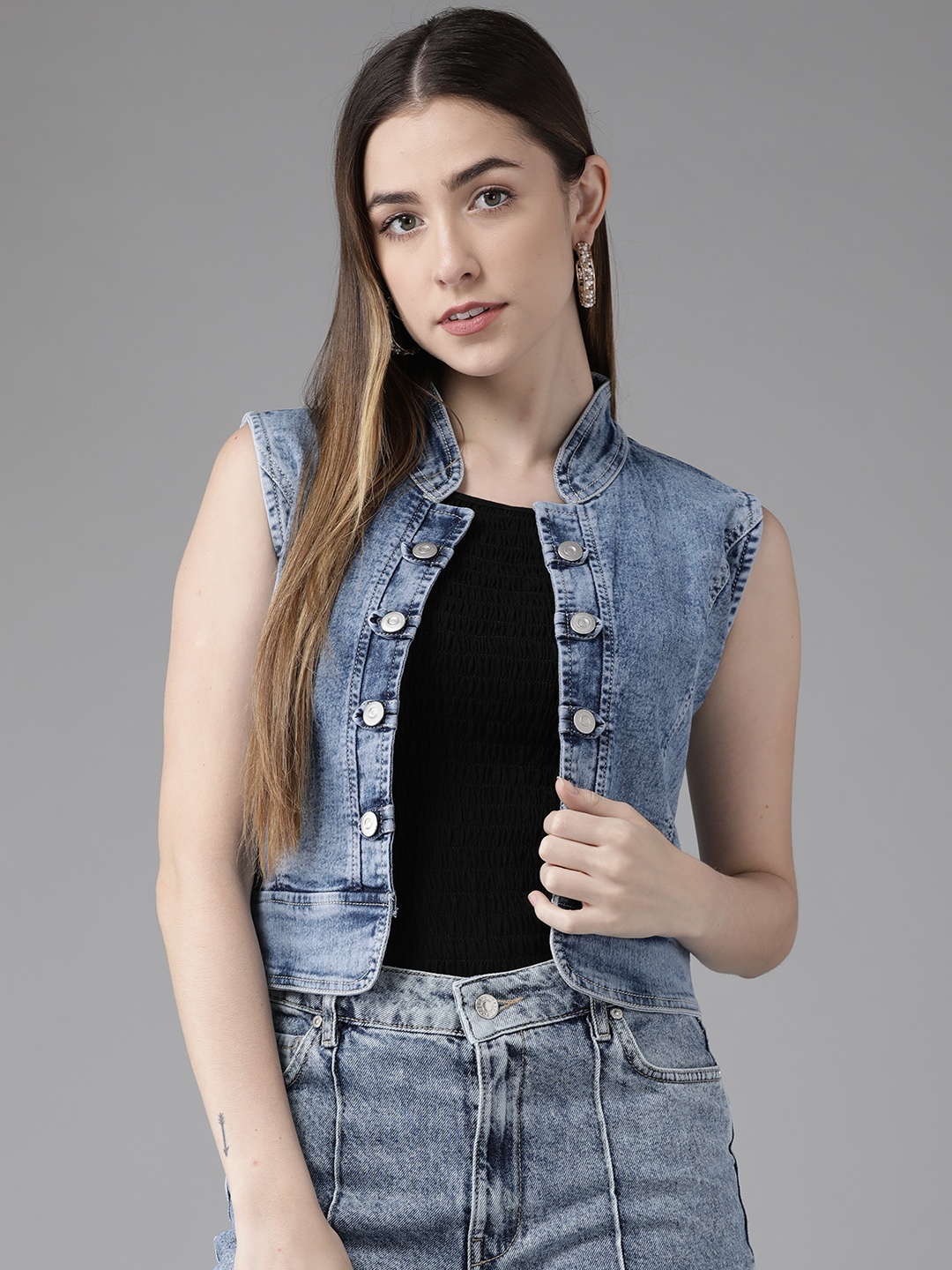 

KASSUALLY Women Blue Denim Crop Shrug