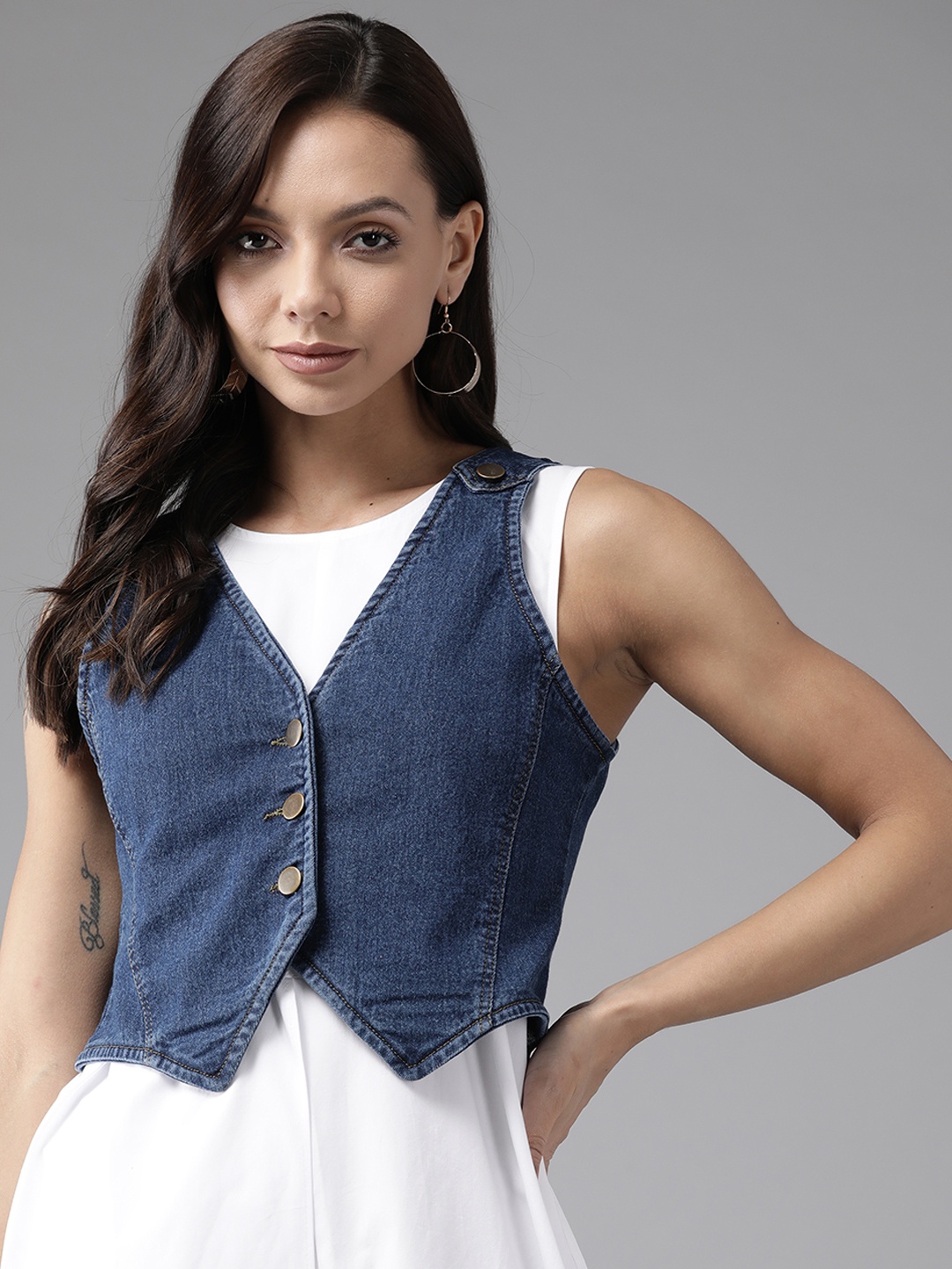 

KASSUALLY Women Blue Crop Button Denim Shrug