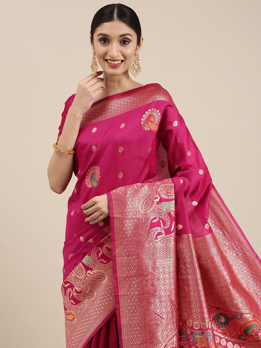 

VAIRAGEE Magenta & Gold-Toned Ethnic Motifs Zari Saree