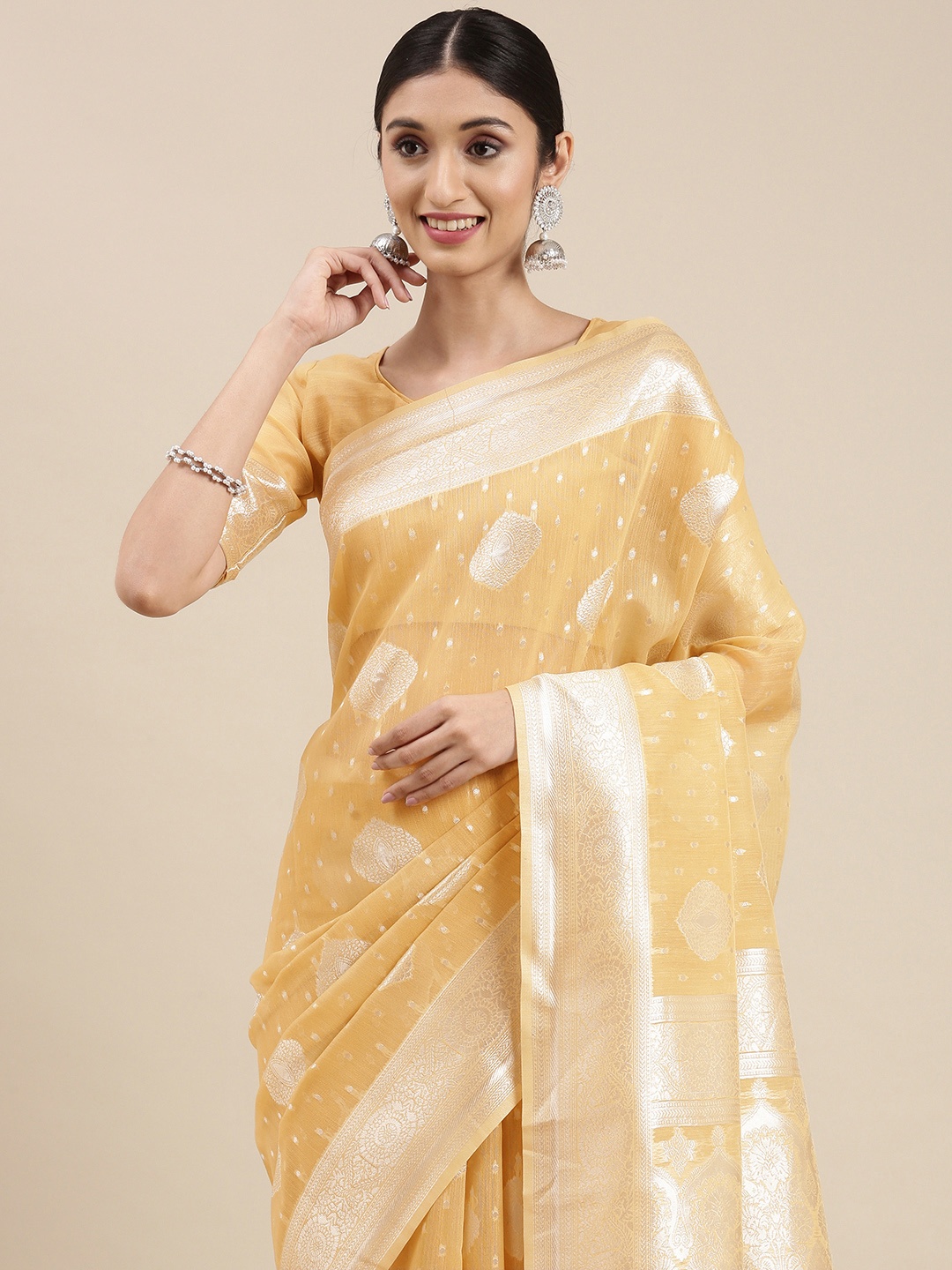 

VAIRAGEE Cream-Coloured & Silver-Toned Ethnic Motifs Zari Silk Cotton Saree