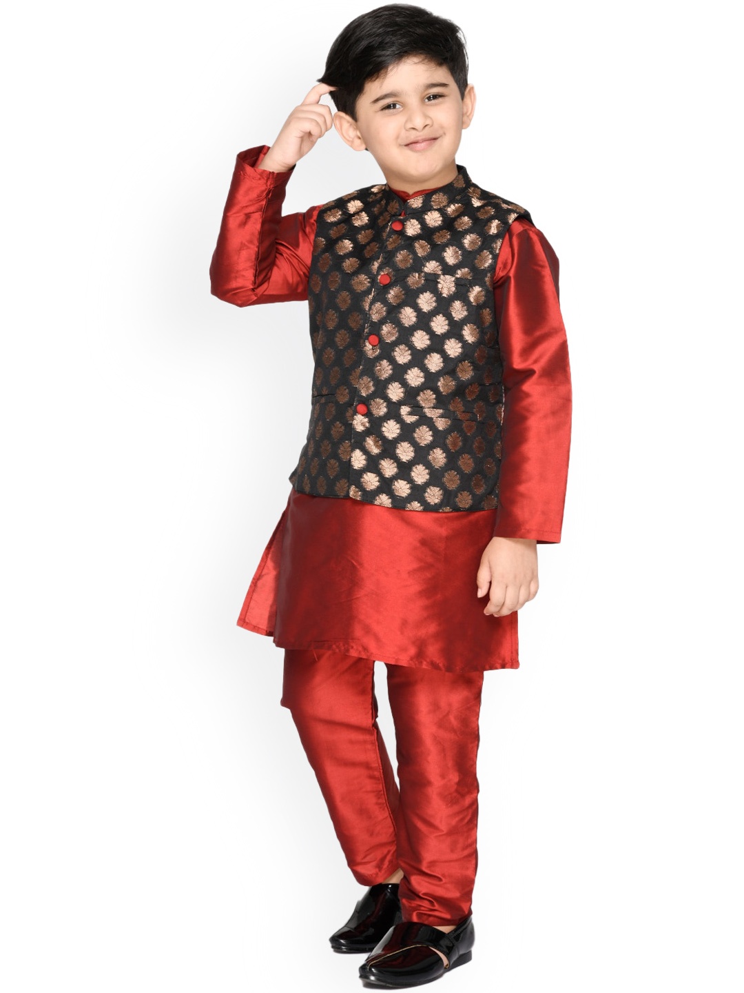 

SAKA DESIGNS Boys Black Ethnic Motifs Printed Kurta Pyjama With Jacket