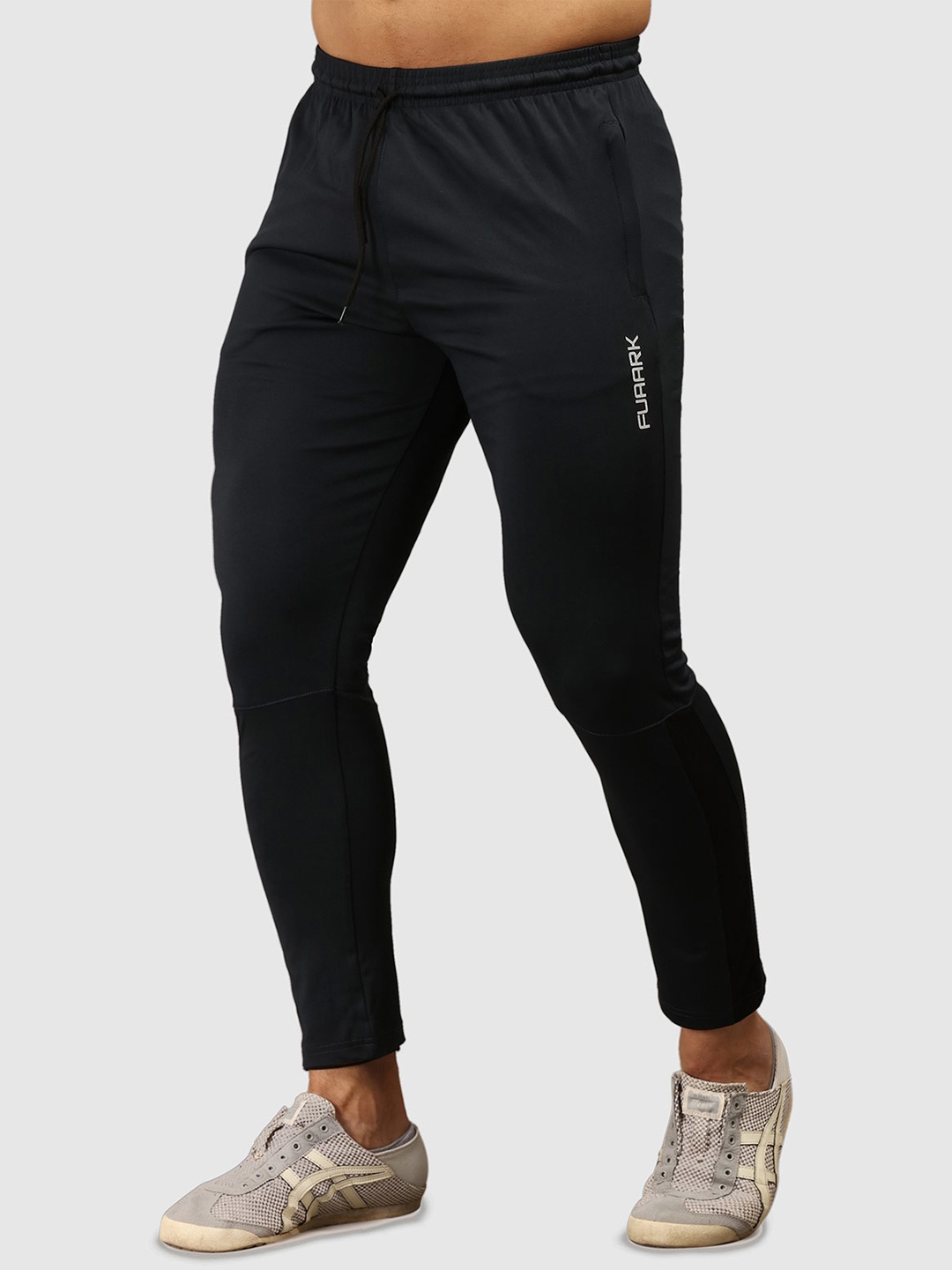 

FUAARK Men Dark-Grey Solid Slim-Fit Training Track Pant