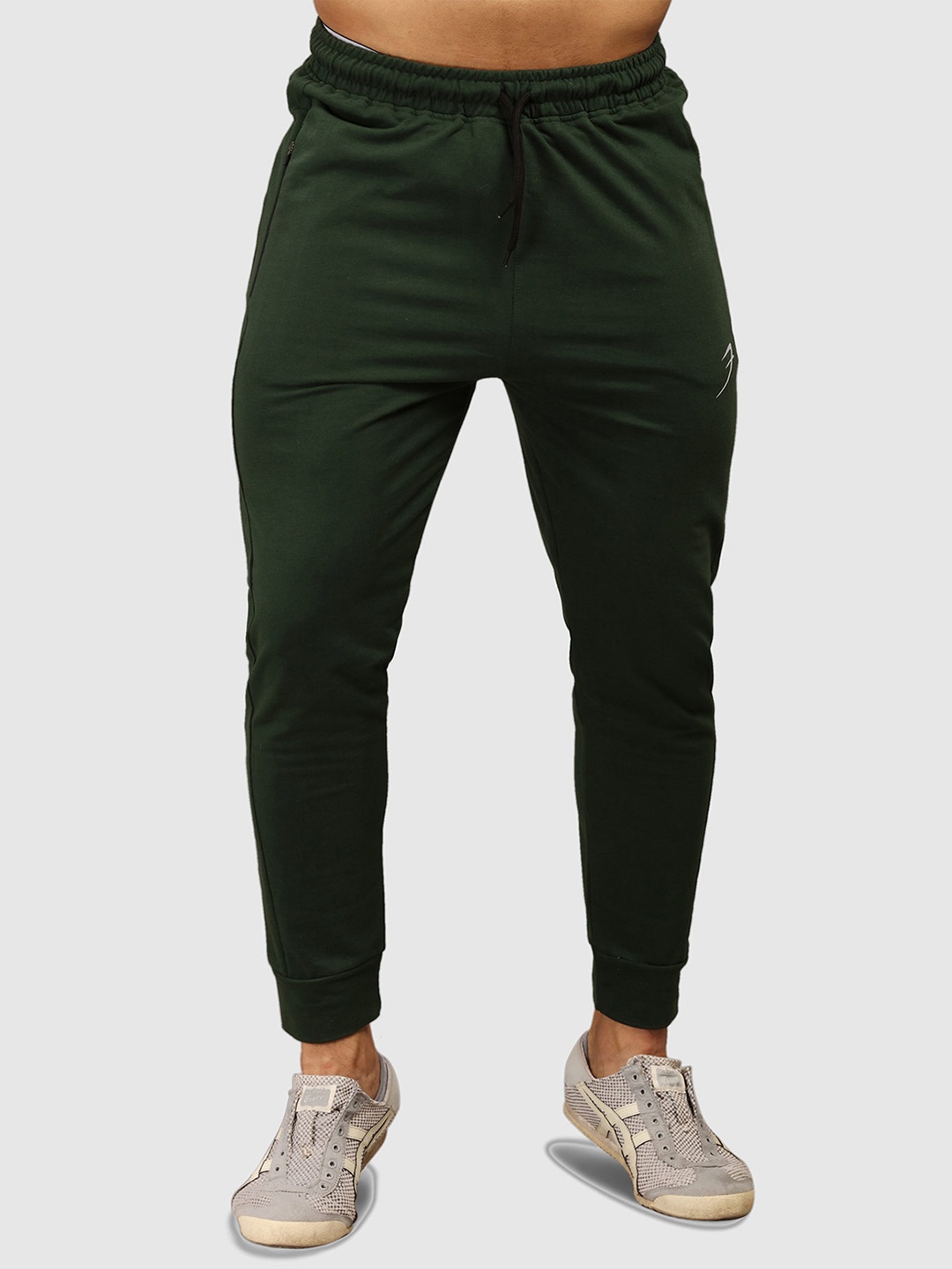

FUAARK Men Green Solid sports Track Pants