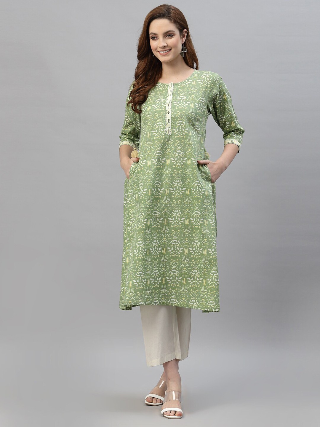 

Mode by Red Tape Women Green Printed Cotton Kurta