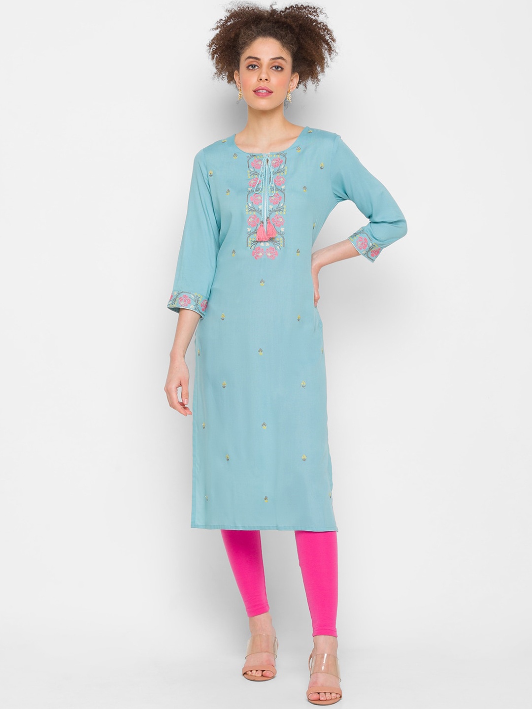 

ZOLA Women Blue Floral Embroidered Thread Work Kurta