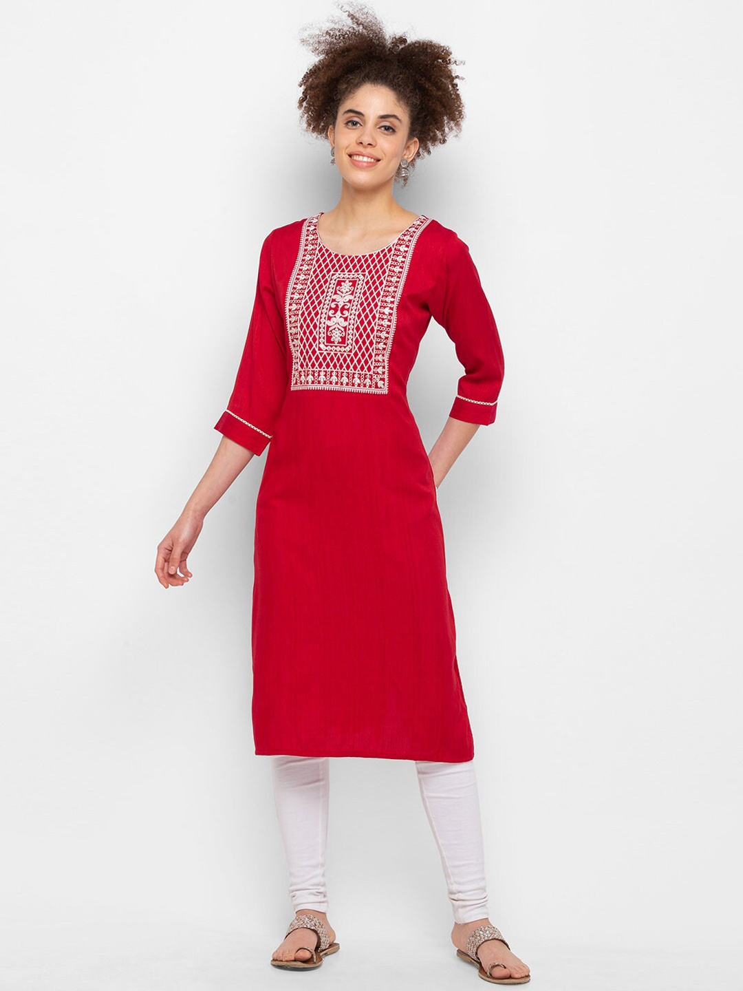 

ZOLA Women Maroon Embroidered Kurta
