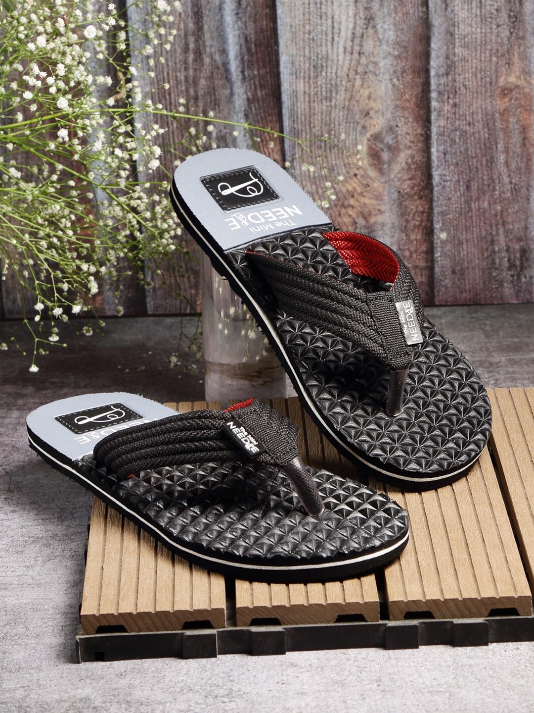 

The Mini NEEDLE Men Black Thong Flip-Flops