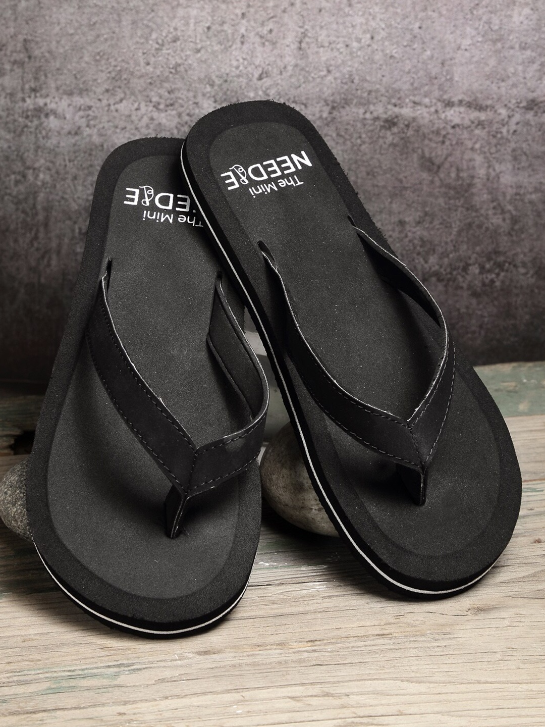 

The Mini NEEDLE Men Black Thong Flip-Flops