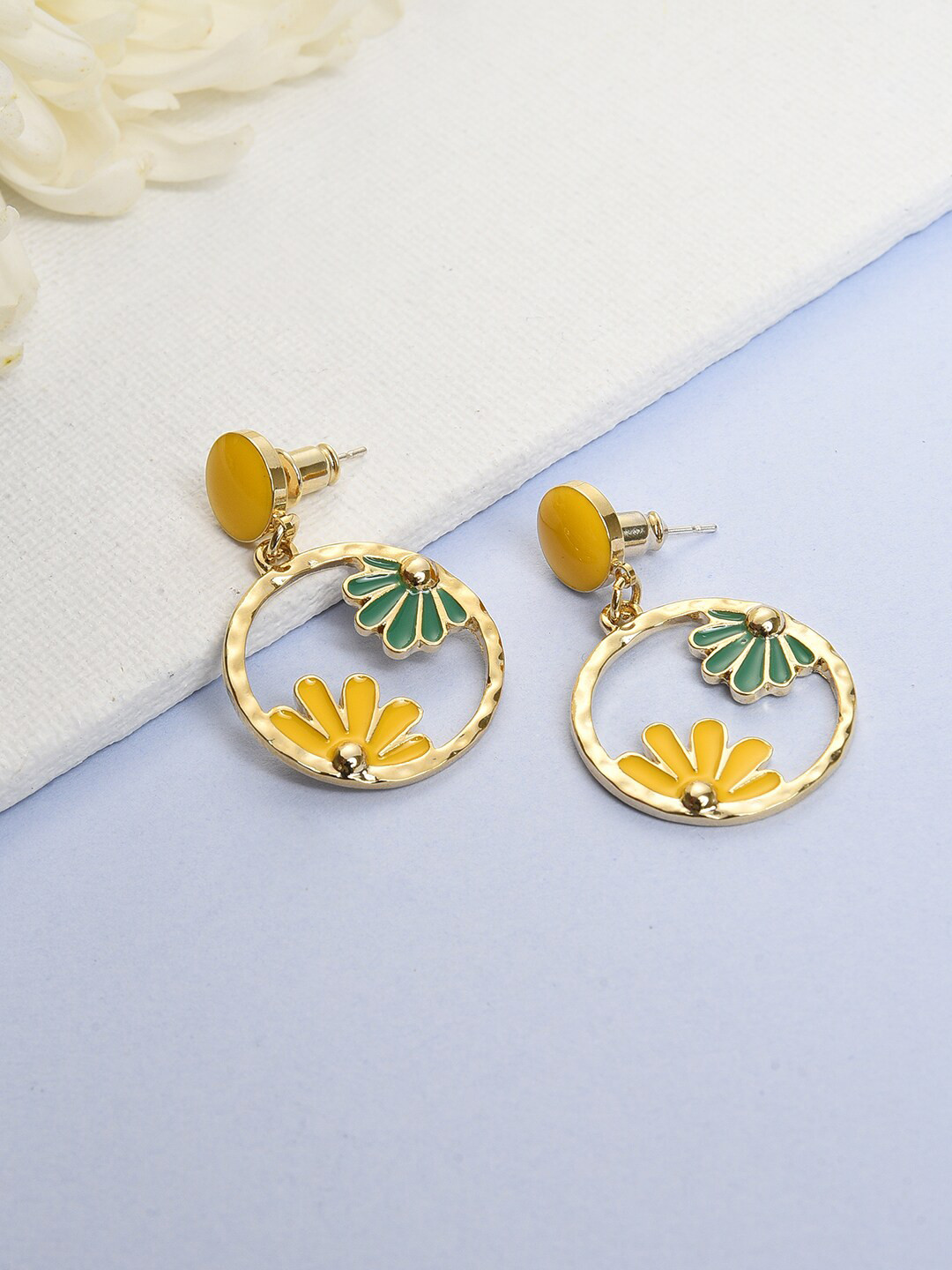 

SOHI Gold-Plated & Yellow Contemporary Drop Earrings
