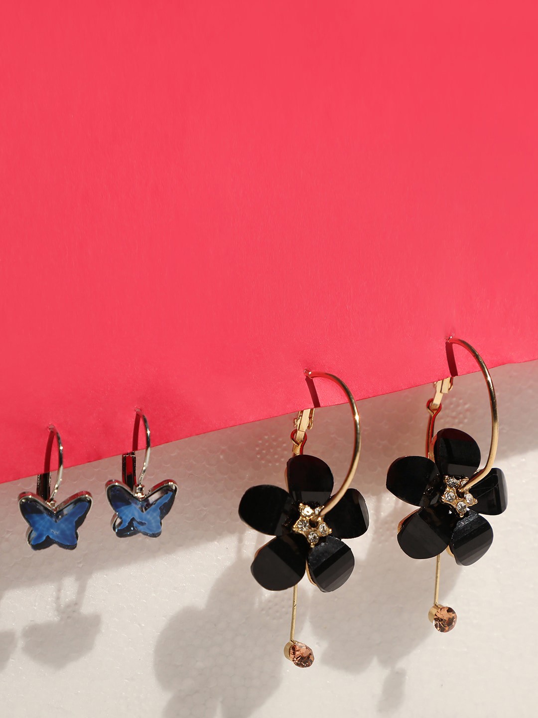 

SOHI Gold-Plated & Blue Set Of 2 Contemporary Drop Earrings