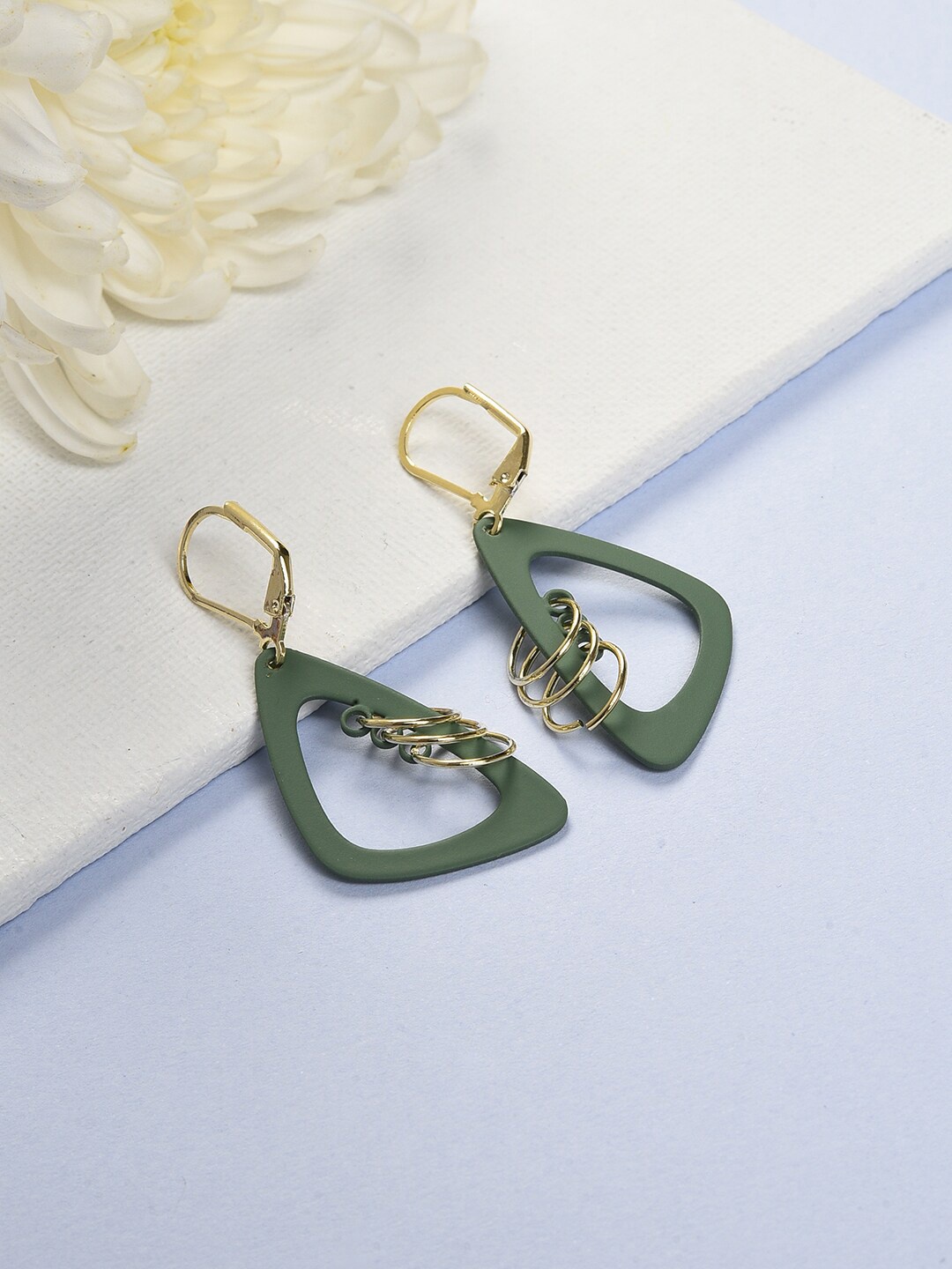 

SOHI Women Green Contemporary Drop Earrings