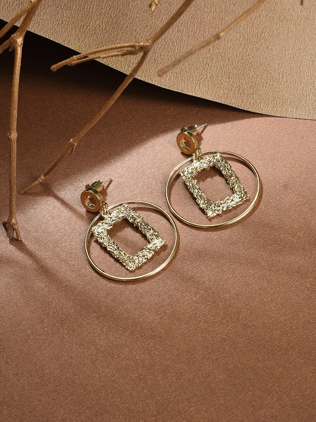 

SOHI Gold-Plated Circular Drop Earrings