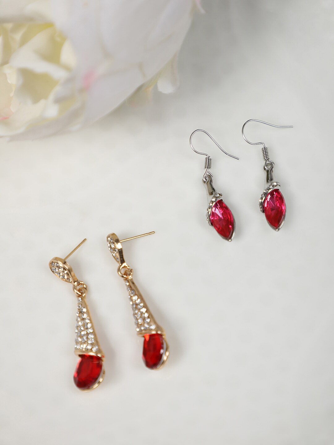 

SOHI Set of 2 Gold-Toned & Red Contemporary Drop Earrings