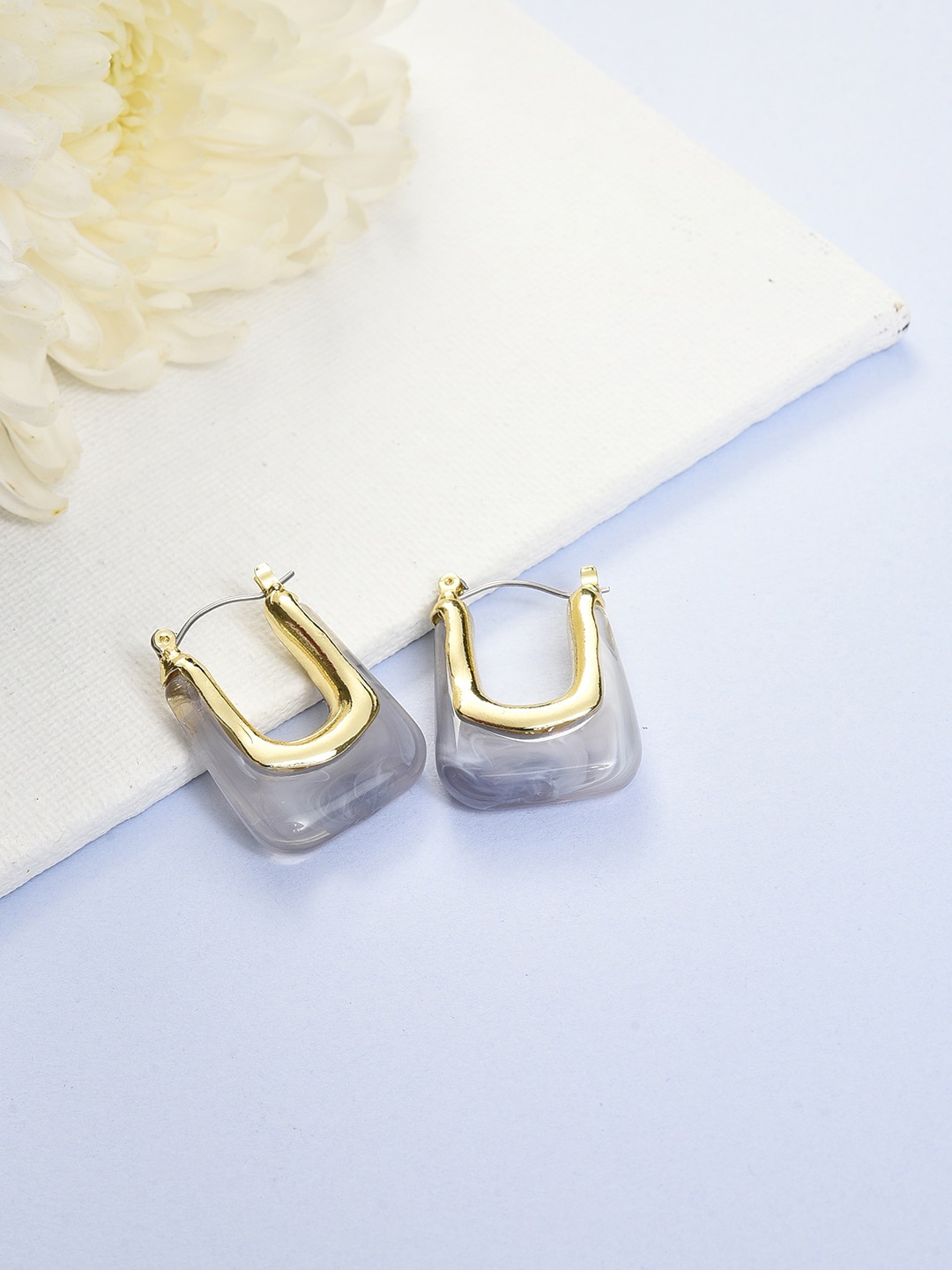 

SOHI Grey & Gold-Plated Contemporary Studs Earrings