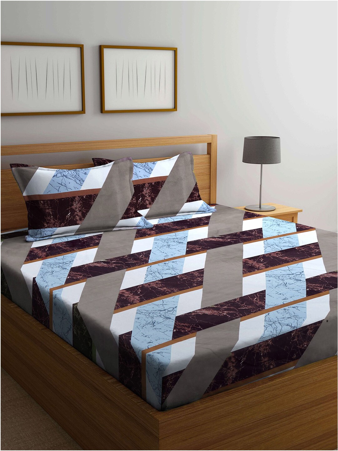 

Arrabi Multicoloured Geometric 300 TC King Bedsheet with 2 Pillow Covers, Multi