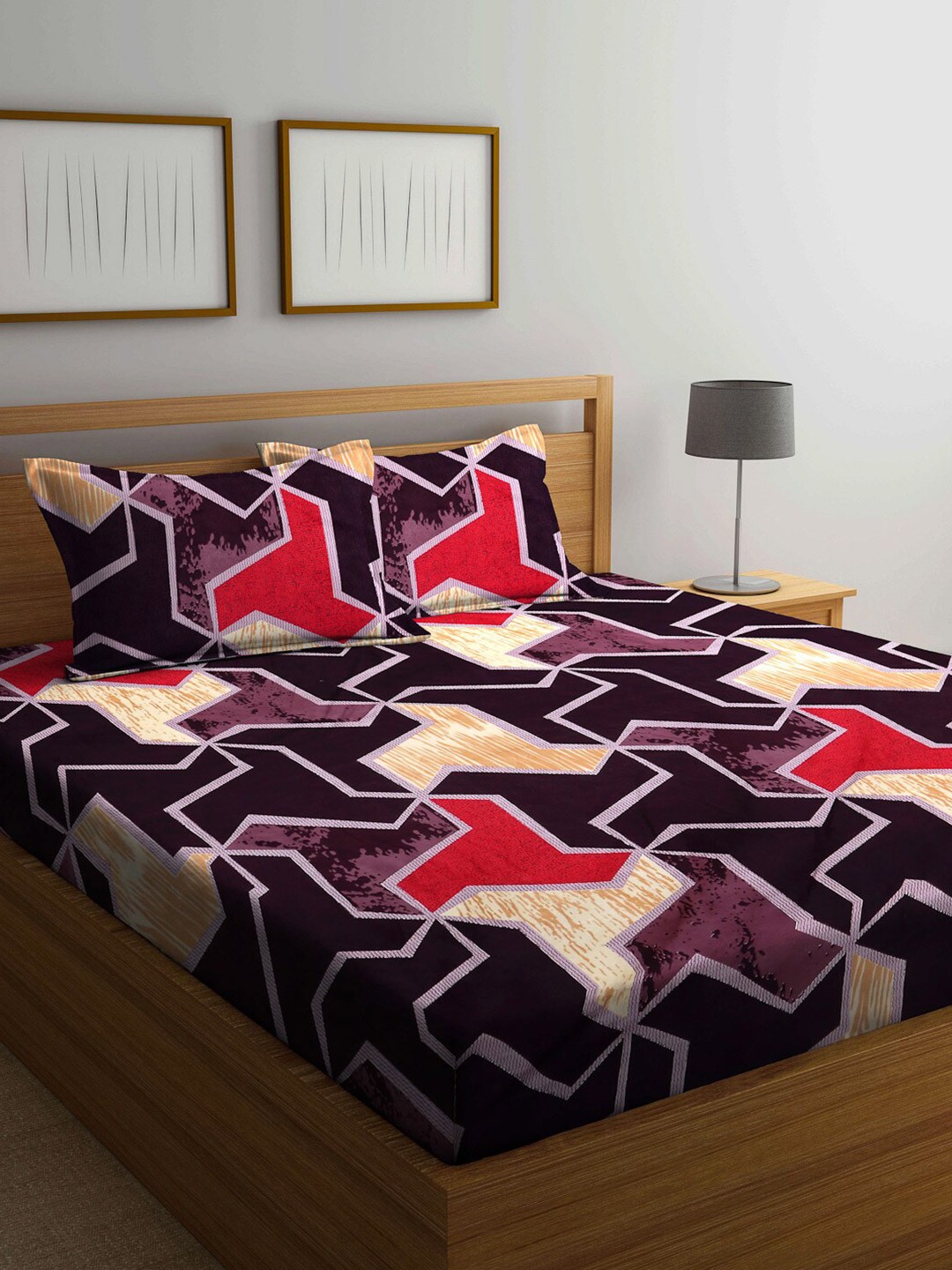 

Arrabi Brown & Red Geometric 300 TC King Bedsheet with 2 Pillow Covers