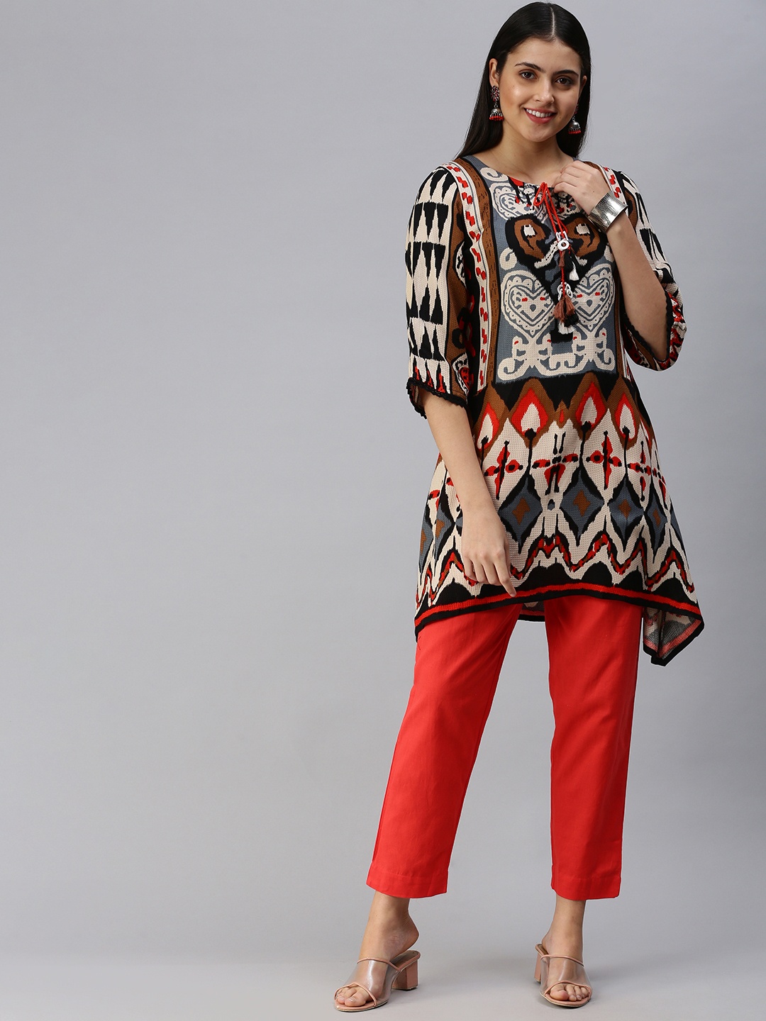 

ETIQUETTE Women Black & Grey Geometric Printed Quirky Kurta