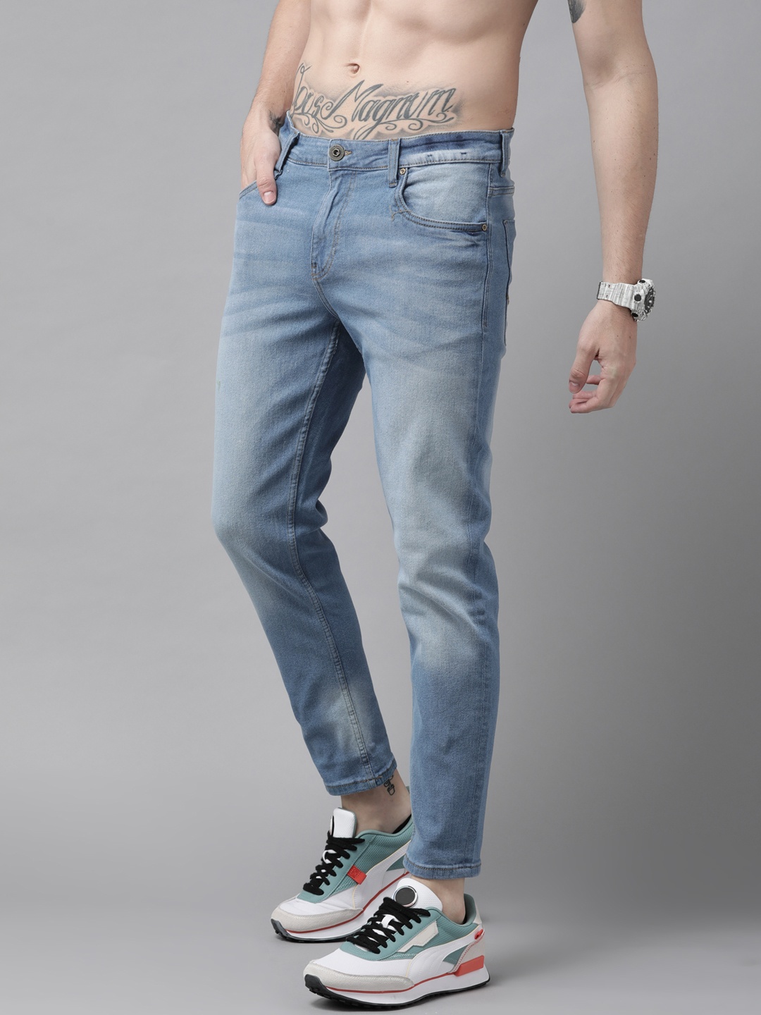 

Roadster Men Blue Light Fade Stretchable Jeans