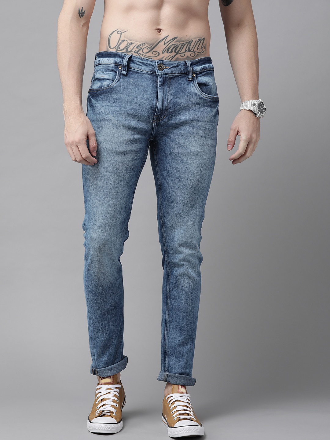 

Roadster Men Blue Carrot Light Fade Stretchable Jeans