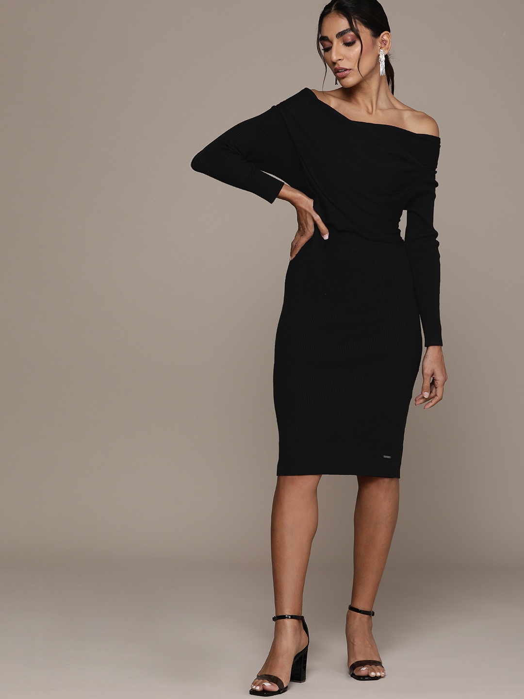 

bebe Black Solid Off-Shoulder Extended Sleeves Slip Sheath Dress