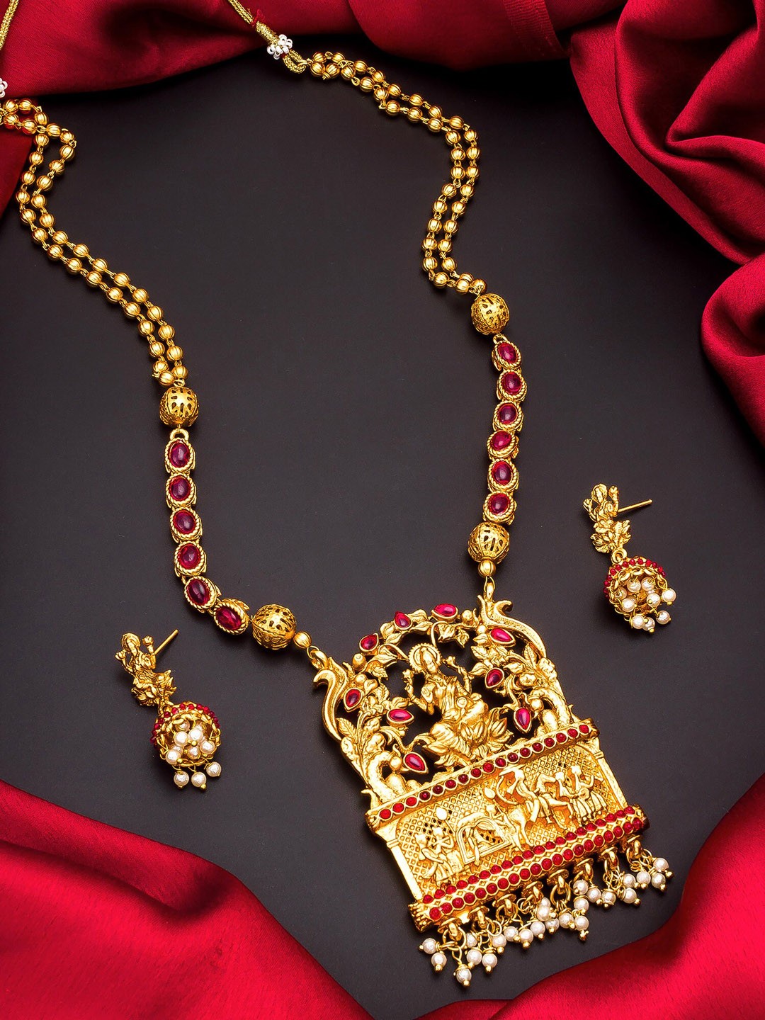 

Aadita Gold-Plated Temple Choker Pearls Jewellery Set