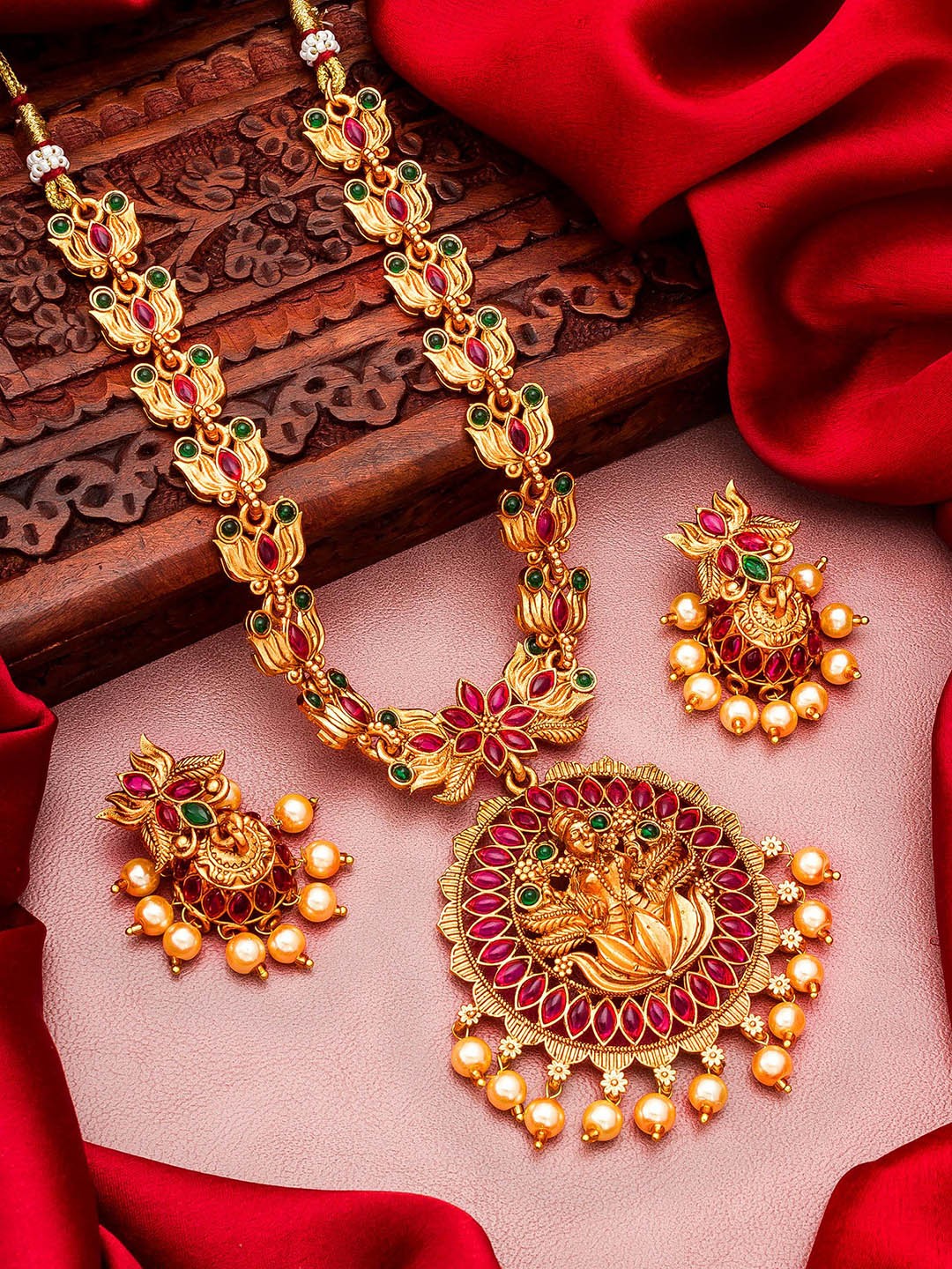 

aadita Gold Plated Choker Temple Jewellery Set