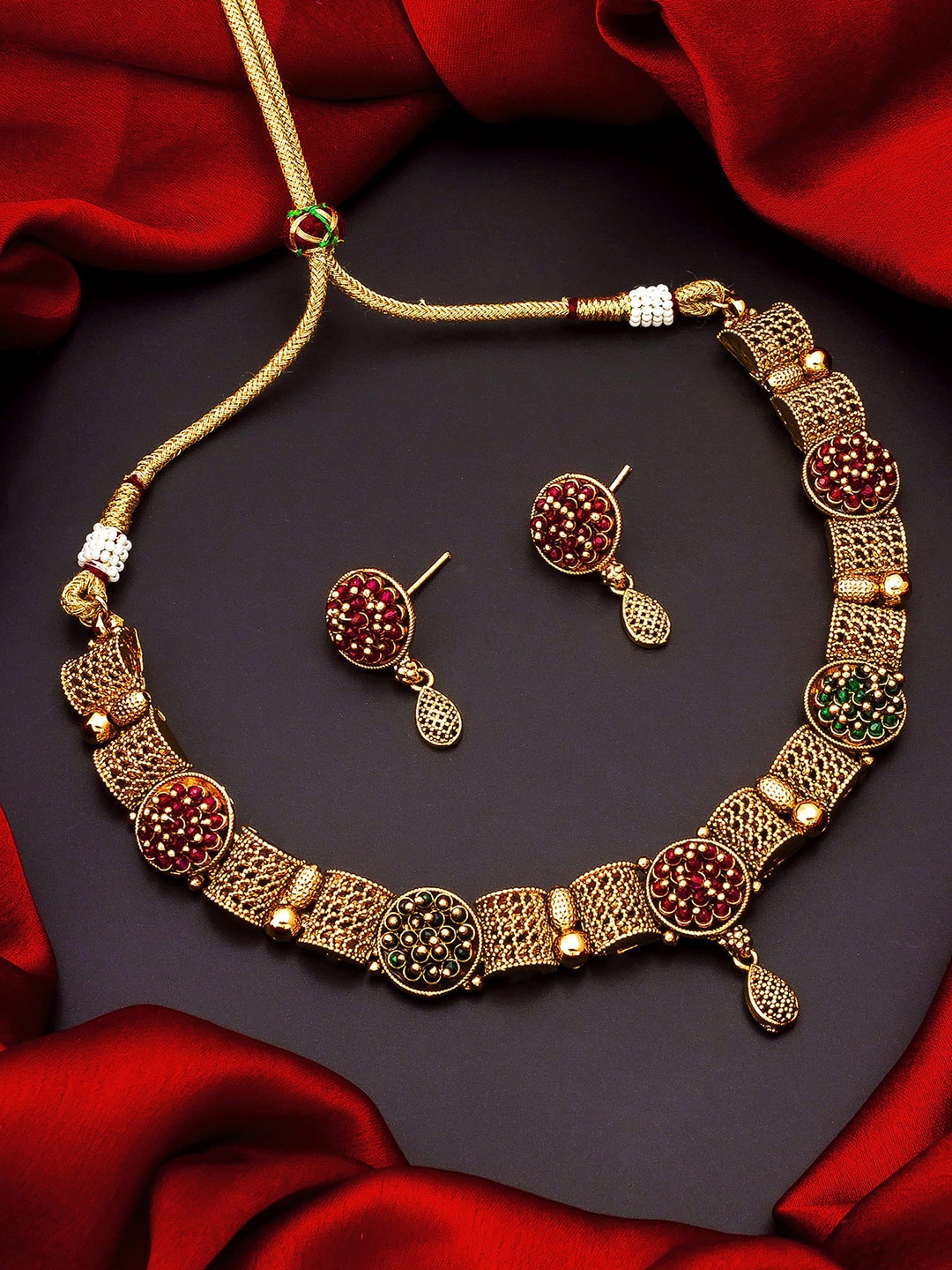 

aadita Gold-Plated Stone Studded Choker Jewellery Set