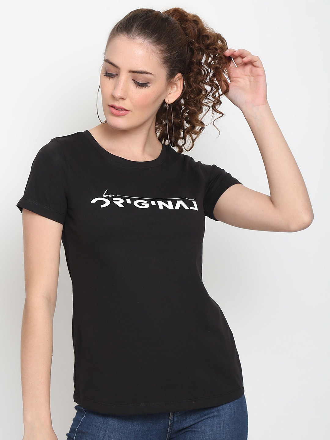 

UnaOne Women Black Typography Printed Cotton Slim Fit T-shirt