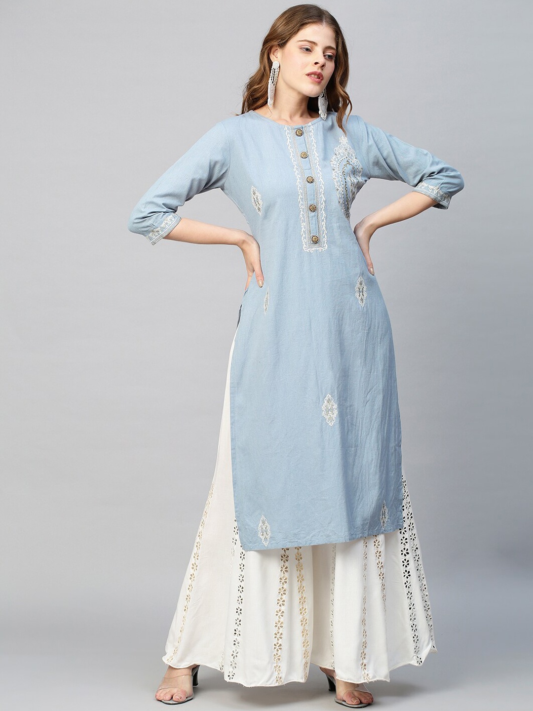 

FASHOR Women Blue Floral Embroidered Keyhole Neck Kurta