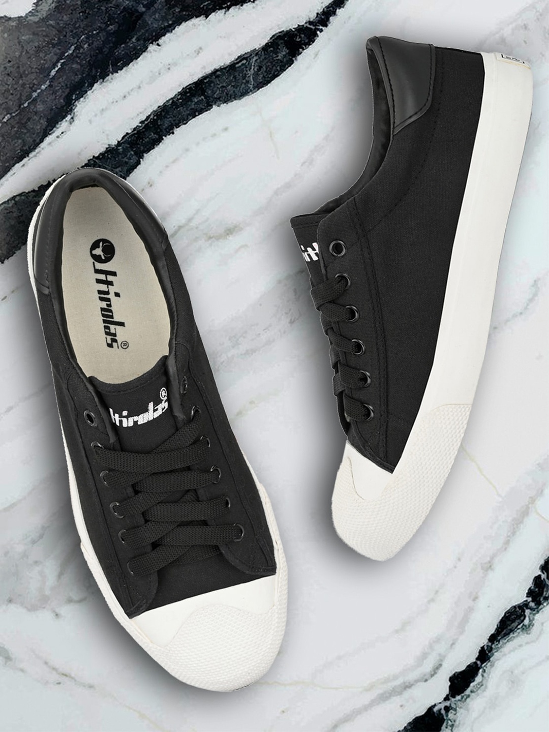 

HIROLAS Men Black Sneakers