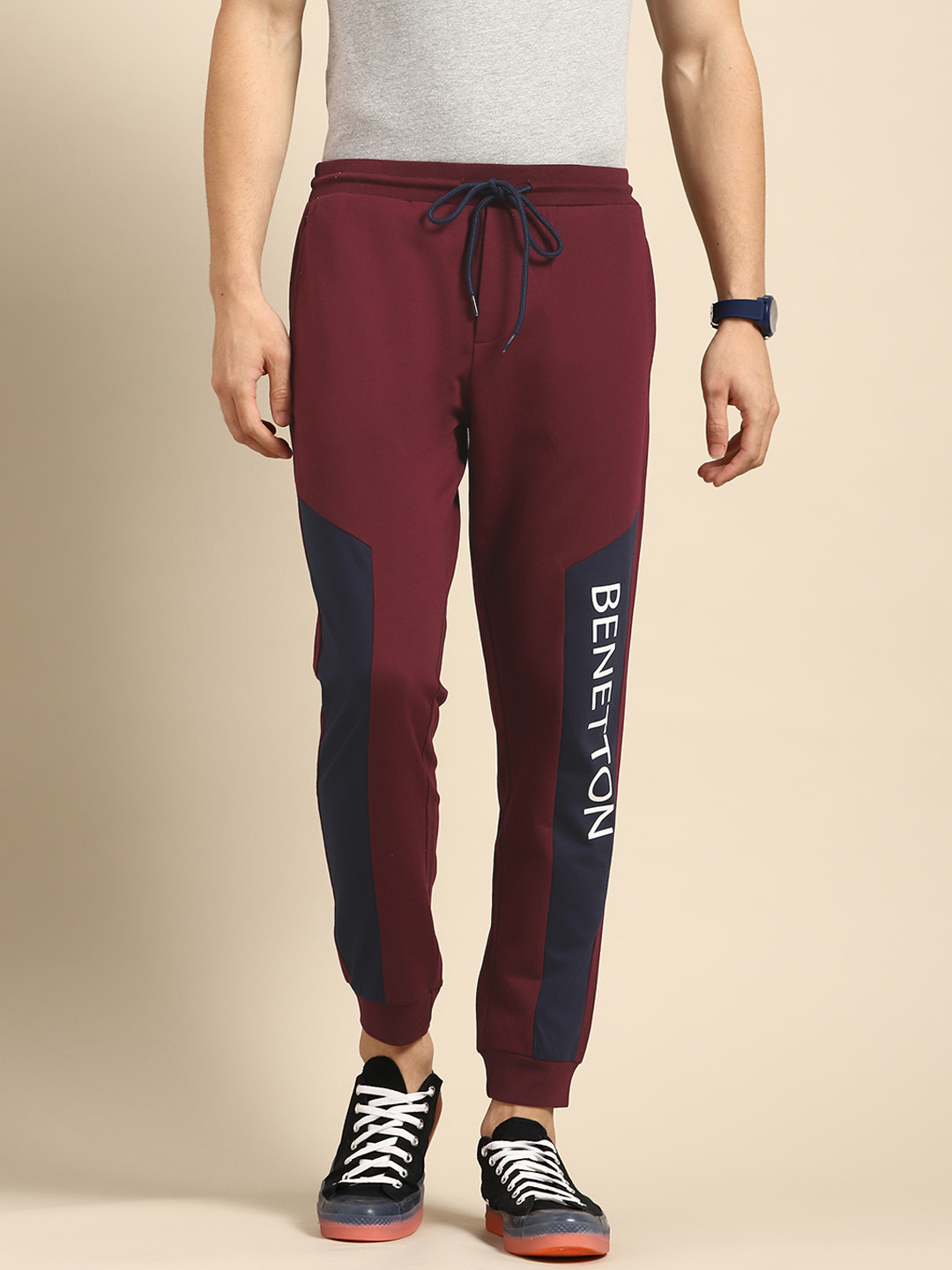 

United Colors of Benetton Men Burgundy Brand Logo Detail Joggers