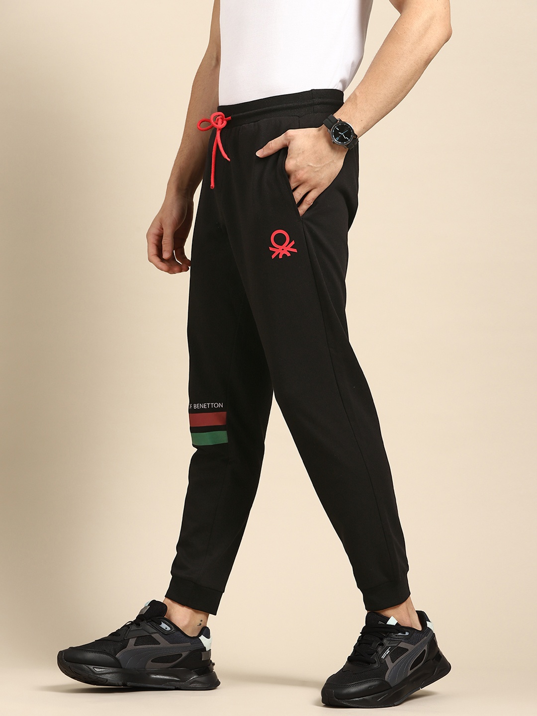 

United Colors of Benetton Men Black Brand Logo Detail Joggers
